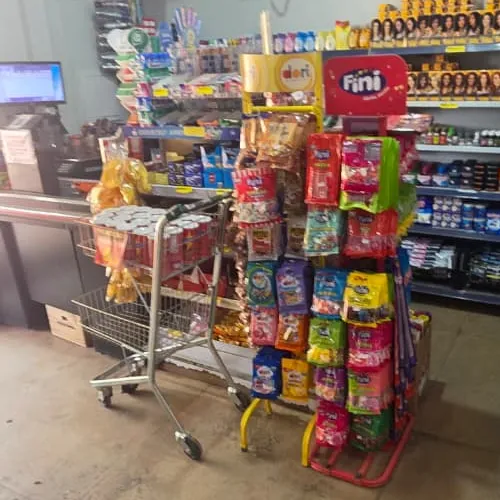 Caixa do Mercantil Muniz com carrinho de compras